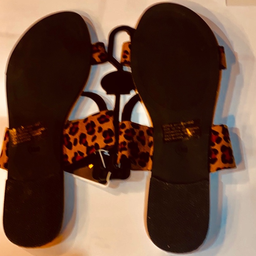 Gorgeous Charles Albert Flat Detailed Sandal🎁. - Picture 5 of 10